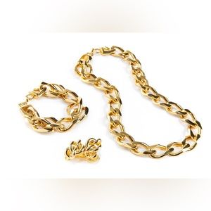 VINTAGE Authentic DIOR GOLD-TONED CHAIN SUITE SET